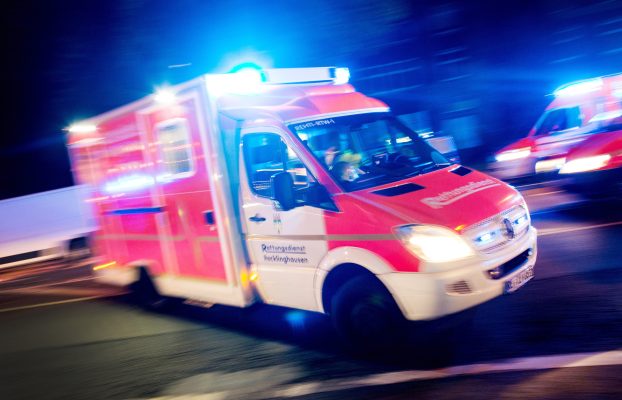 In Homburg kam es zu einem Unfall, bei dem zwei Personen schwer verletzt wurden. Grund für den Unfall: eine 81-Jährige fuhr einfach über eine rote Ampel. Symbolfoto:  Marcel Kusch/dpa-Bildfunk
