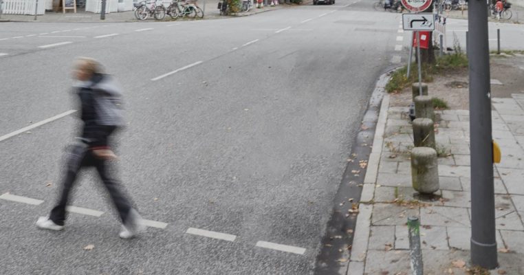 Die 13-Jährige überquerte die Richard-Wagner-Straße an einer Fußgängerampel. Symbolfoto: Georg Wendt/dpa-Bildfunk