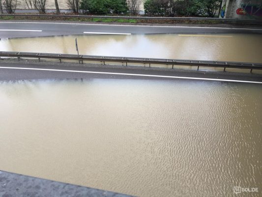 Die Stadtautobahn in Saarbrücken ist seit dem heutigen Dienstagmorgen (04.02.2020) teilweise überschwemmt. Foto: red