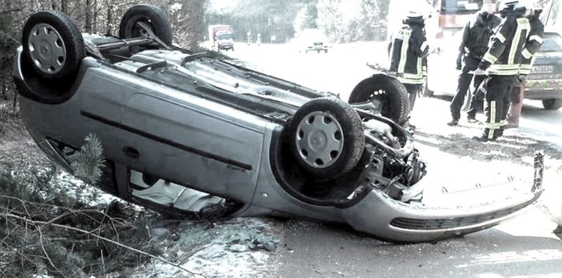 Am gestrigen Samstagabend (8. Februar 2020) kam es auf der L141 bei Illingen-Welschbach zu einem Verkehrsunfall, bei dem ein "Opel Corsa" überschlug. Symbolfoto: Polizei