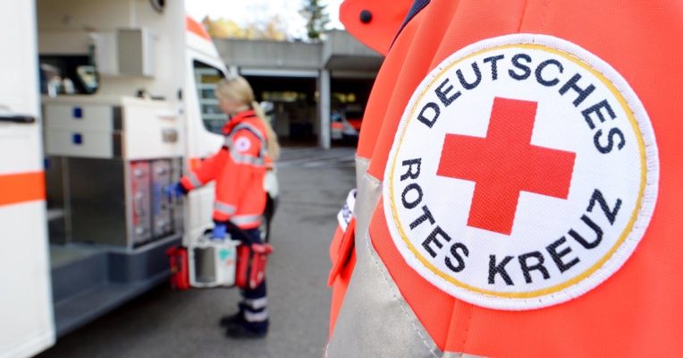 Die beiden Sanitäter des DRK wurden bei einem Einsatz in Saarlouis beschimpft und bedroht. Symbolfoto: Bernd Weissbrod/dpa-Bildfunk