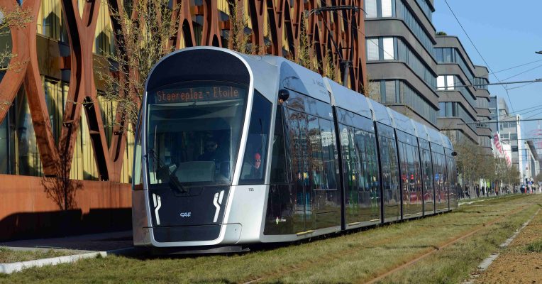 Ab dem 1. März können Fahrgäste Straßenbahnen, Busse und Züge in Luxemburg kostenlos nutzen. Foto: Harald Tittel/dpa-Bildfunk