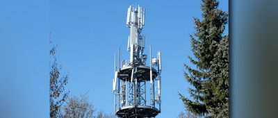 Die Deutsche Telekom hat einen Wettbewerb gestartet, bei dem sich Gemeinden mit schlechter Mobilfunkversorgung um neue LTE-Funkstationen bewerben können. Foto: Bernd Weissbrod/dpa-Bildfunk