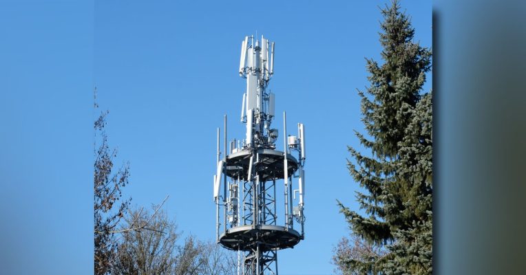 Die Deutsche Telekom hat einen Wettbewerb gestartet, bei dem sich Gemeinden mit schlechter Mobilfunkversorgung um neue LTE-Funkstationen bewerben können. Foto: Bernd Weissbrod/dpa-Bildfunk