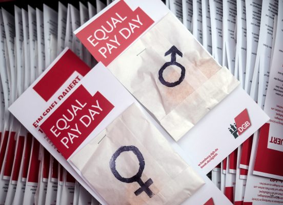Heute (17. März 2020) ist in Deutschland "Equal Pay Day". Frauen werden durchschnittlich für 77 Kalendertage weniger bezahlt als Männer. Symbolfoto: Axel Heimken/dpa-Bildfunk
