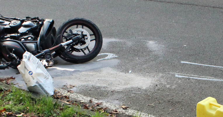 Der 30-jährige Motorradfahrer verstarb noch an der Unfallstelle. Symbolfoto: Presseportal/Polizei