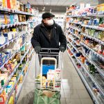 Supermärkte im Saarland werden wegen der Coronakrise vorerst nicht länger öffnen. Symbolfoto: Kay Nietfeld/dpa-Bildfunk