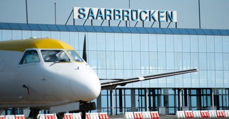 Luxair stellt den Flugbetrieb vorerst ein. Symbolfoto: Oliver Dietze/dpa-Bildfunk