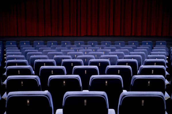 Die Besucherzahlen in Kinos sind während der Corona-Krise auf Null. Über "Hilf Deinem Kino" könnt ihr sie trotzdem unterstützen. Symbolfoto: Christoph Soeder/dpa-Bildfunk