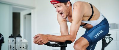 Der dreimalige Ironman-Weltmeister Jan Frodeno hat in seiner spanischen Isolation eine komplette Ironman-Distanz in den eigenen vier Wänden absolviert. Foto: dpa-Bildfunk/Felix Rüdiger