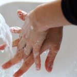 Laut KKH führt die Angst vor dem Coronavirus zu einem disziplinierteren Verhalten beim Händewaschen. Symbolfoto: Pixabay