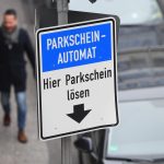 Die Kreisstadt Neunkirchen nimmt den Betrieb der Parkscheinautomaten wieder auf. Symbolfoto: dpa-Bildfunk/Arne Dedert