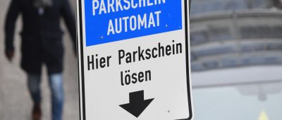Die Kreisstadt Neunkirchen nimmt den Betrieb der Parkscheinautomaten wieder auf. Symbolfoto: dpa-Bildfunk/Arne Dedert