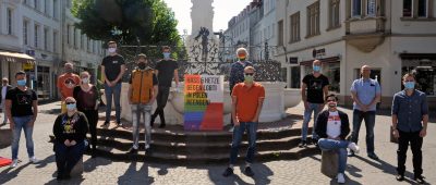 Zum internationalen Tag gegen Homophobie wurde am St. Johanner Markt in Saarbrücken ein Zeichen gegen Diskriminierung gesetzt. Foto: BeckerBredel