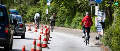 Pop-Up-Radwege wie dieser sollen den Verkehr in Saarbrücken während der Corona-Krise sicherer machen. Symbolfoto: Christian Charius/dpa-Bildfunk