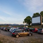 Die Autokinos im Saarland laden zu Filmen und Konzerten ein. Symbolfoto: Philipp von Ditfurth/dpa
