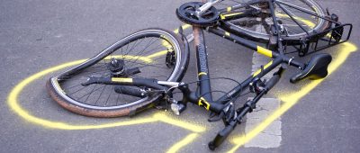 In Homburg-Einöd kam es am Dienstag (26.05.2020) zu einem Unfall, bei dem ein 61-jähriger Radfahrer schwer verletzt wurde. Symbolfoto: Daniel Naupold/dpa