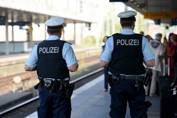 Rund die Hälfte aller Polizisten und Polizistinnen im Saarland ist mit ihrem Job nicht mehr zufrieden. Symbolfoto: Holger Hollemann/dpa