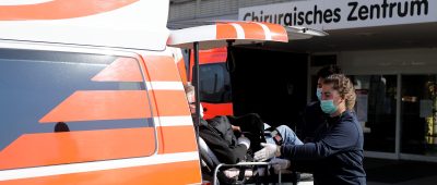 In Saarbrücken hat ein Kind eine 54-jährige Frau mit dem Fahrrad umgefahren. Die Frau erlitt schwere Verletzungen. Symbolfoto: Oliver Berg/dpa