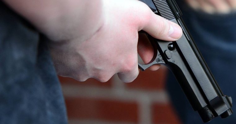 Die Unbekannten schossen mit einer Softair-Pistole auf die beiden Geflüchteten in Lebach. Symbolfoto: Pixabay