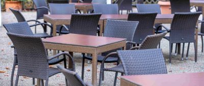 Ab Montag müssen Restaurants in Deutschland schließen. Foto: Jens Büttner/dpa-Bildfunk