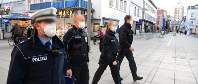 Im Saarland ist die Polizei derzeit unter anderem unterstützend bei Corona-Kontrollen unterwegs. Foto: BeckerBredel