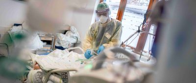 In Verbindung mit dem Coronavirus sind im Saarland bislang 233 Menschen gestorben. Foto: Kay Nietfeld/dpa-Bildfunk