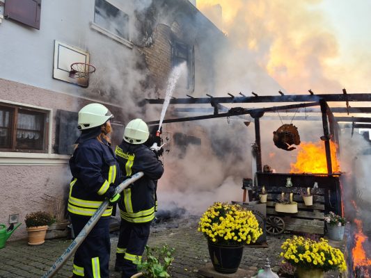 Aufnahme vom Einsatzort in St. Ingbert-Rentrisch. Foto: Florian Jung/Feuerwehr