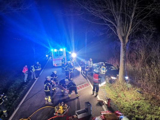 Aufnahme der Unfallstelle auf der B269. Foto: Facebook/Feuerwehr Altforweiler