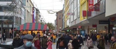 In Saarbrücken soll es an den Einkaufssamstagen zu verstärkten Kontrollen kommen. Foto: BeckerBredel