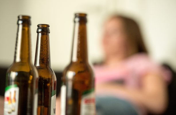 Die Zahl der Alkoholkranken im Saarland ist gestiegen. Symbolfoto: picture alliance / dpa | Alexander Heinl