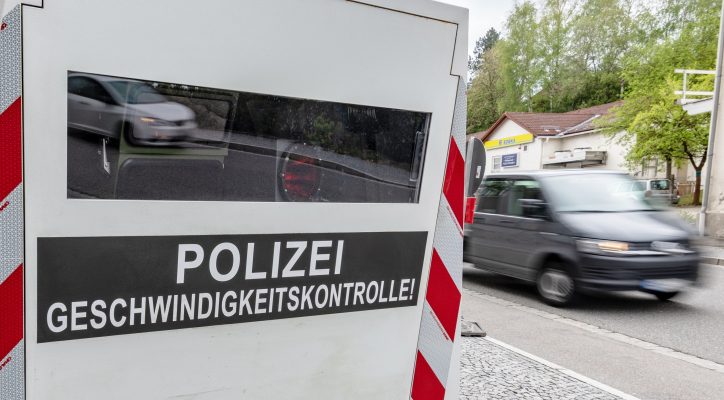 Die Polizei hat Geschwindigkeitskontrollen im Saarland angekündigt. Foto: dpa-Bildfunk/Armin Weigel