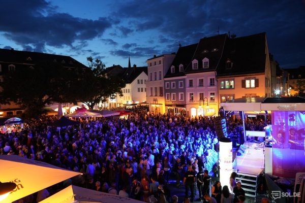 Das Altstadtfest in Saarbrücken wird auch 2021 wegen der Corona-Pandemie nicht stattfinden. Archivfoto: BeckerBredel
