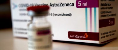 Vorerst wird in Deutschland niemand mehr mit dem Impfstoff von AstraZeneca geimpft. Foto: Christophe Ena/AP/dpa-Bildfunk