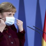 Bundeskanzlerin Angela Merkel kündigte an, dass man die Corona-Notbremse wohl ziehen müsse. Foto: picture alliance/dpa/AP/Pool | Michael Sohn