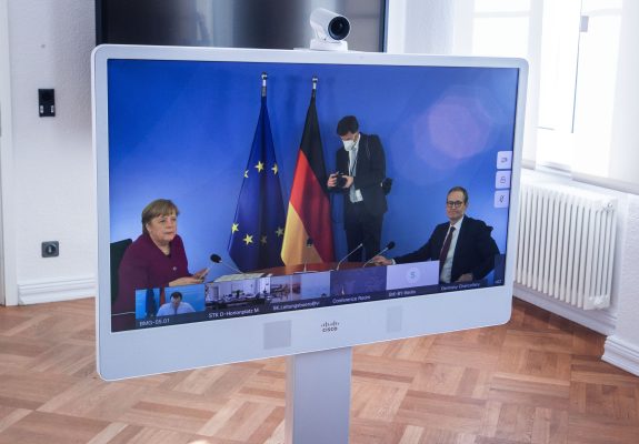 Die Verhandlungen zwischen Kanzlerin Merkel und den Ländern ist seit Stunden unterbrochen. Symbolfoto: picture alliance/dpa/dpa-Zentralbild | Jens Büttner