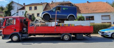 Mit dieser irrwitzigen Ladung war ein Lkw in Alsweiler-St. Wendel unterwegs. Foto: Polizei