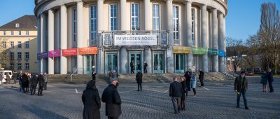 Das Staatstheater in Saarbrücken hat mitten in der dritten Corona-Welle Premiere gefeiert. Symbolfoto: Oliver Dietze/dpa-Bildfunk