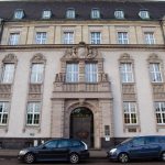 Im Bild zu sehen: das Landgericht Saarbrücken. Foto: Oliver Dietze/dpa-Bildfunk