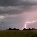 Im gesamten Saarland werden heute (29.06.2021) schwere Gewitter erwartet. Symbolfoto: picture alliance/dpa | Julian Stratenschulte