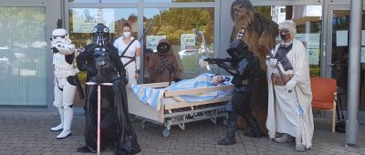 Die Cosplayer:innen besuchten einen kranken "Star-Wars"-Fan in Lebach. Foto: Imperial Order Saar